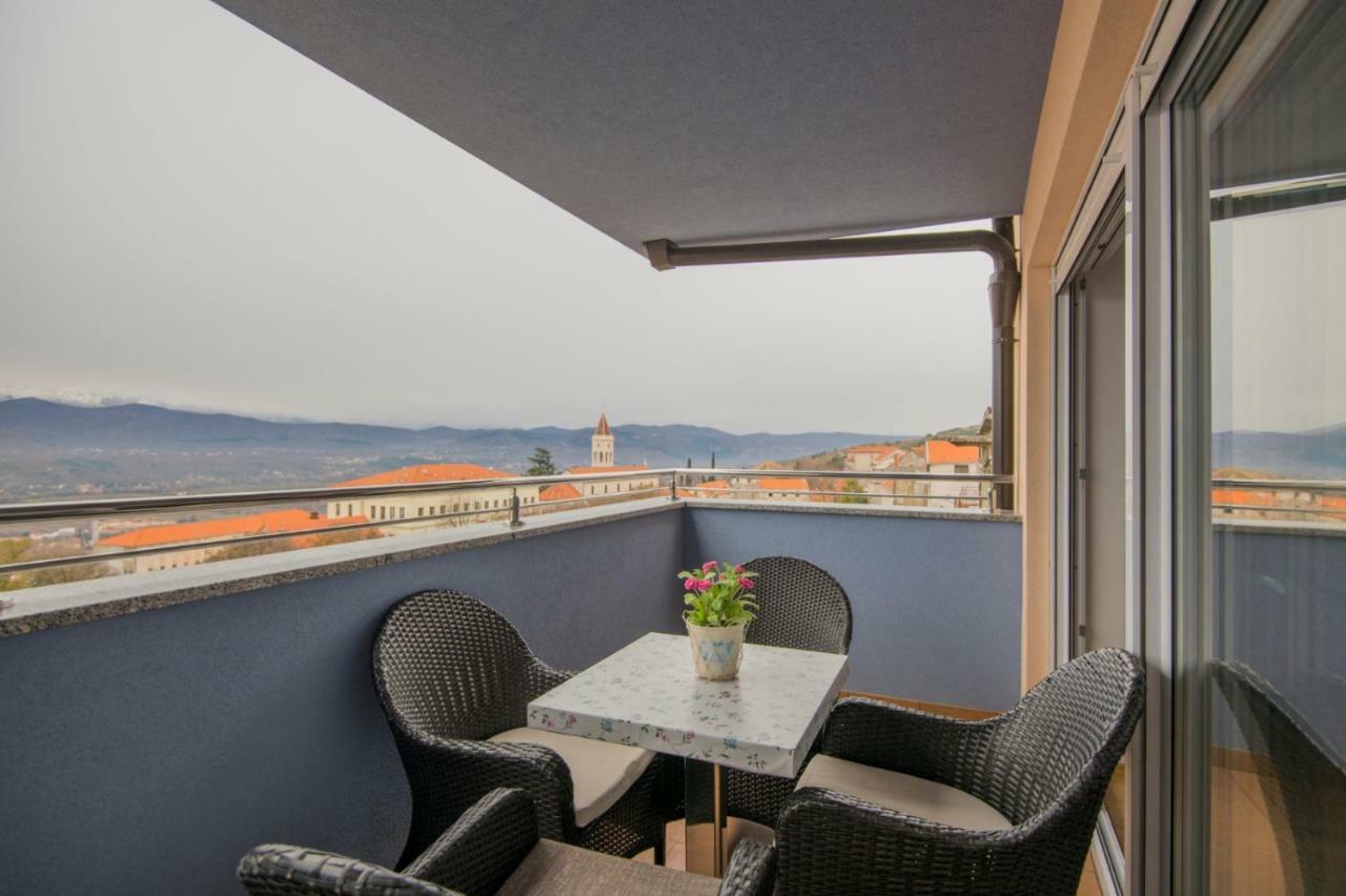 Apartment Petra Imotski Exterior foto